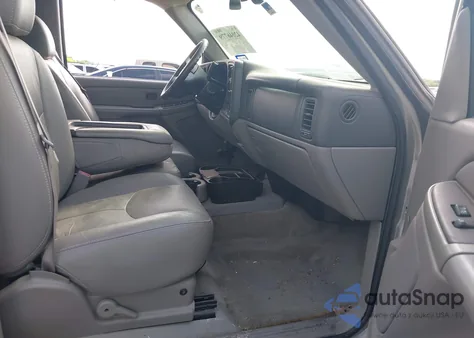 2005 Chevrolet Tahoe Ls z USA, uszkodzony, nr VIN 1GNEC13T45R211284